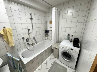 80b3dcb3cf7f460d85180615608d6300