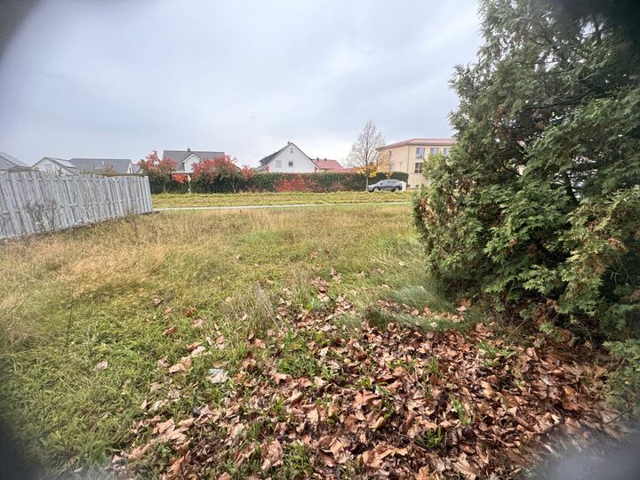 Grundstück Straßenseitig