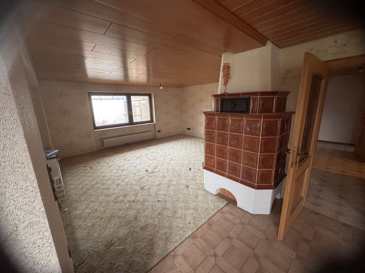 EG Wohnen mit Kachelofen