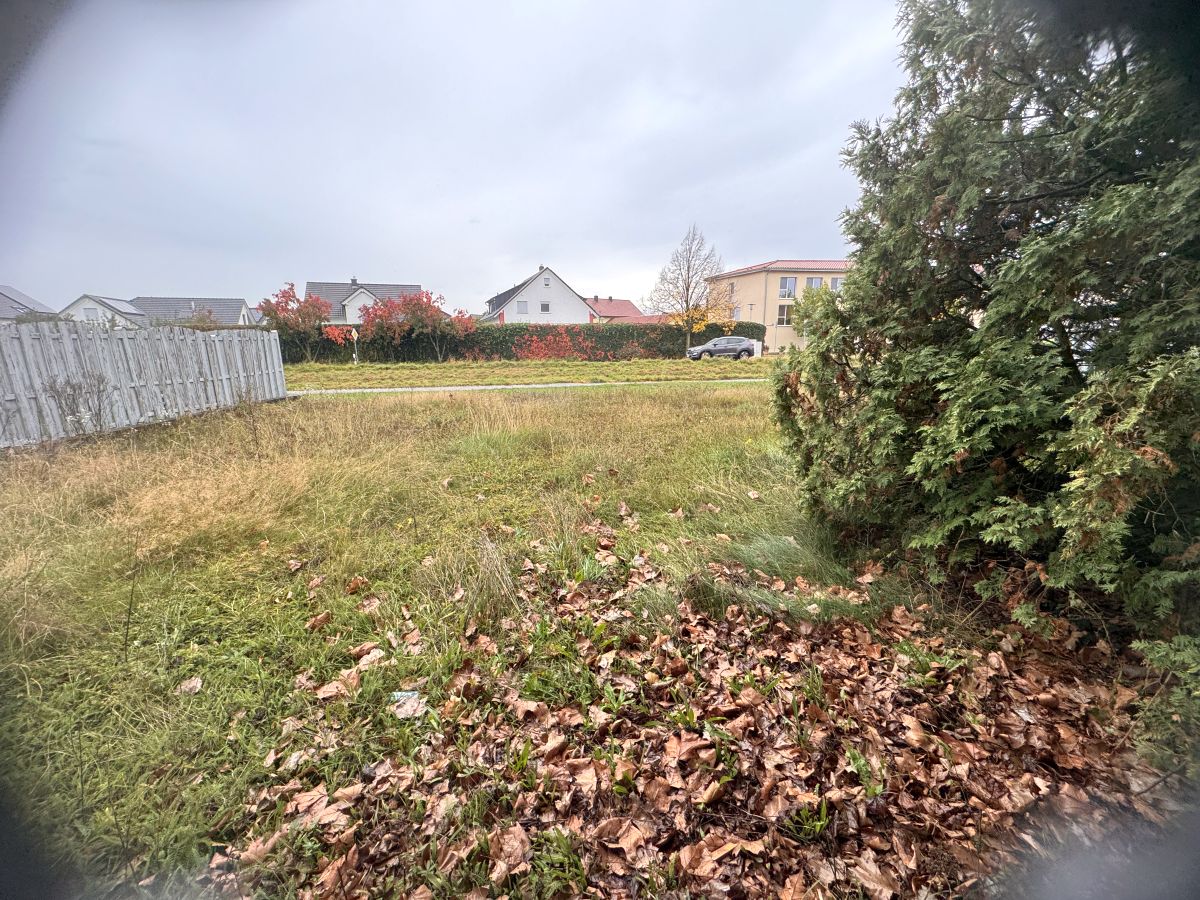 Grundstück Straßenseitig